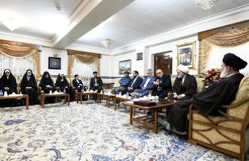 دیدار تولیت آستان عبدالعظیم(ع) با حفاظ رتبه‌دار مسابقات قرآن - 14040824