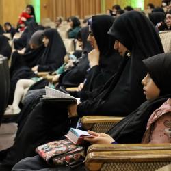 تصاویری از کرسی تلاوت قرآن ویژه بانوان - 14040905- عکس : حافظ کل قرآن کریم مهدیه نیکویی